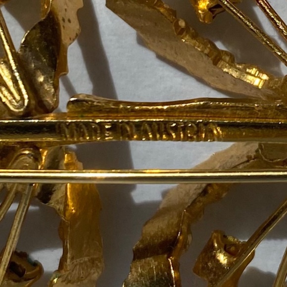 Vintage "Made in Austria" Women's Gold Tone and Turquoise Seed Beads Brooch - Picture 6 of 6